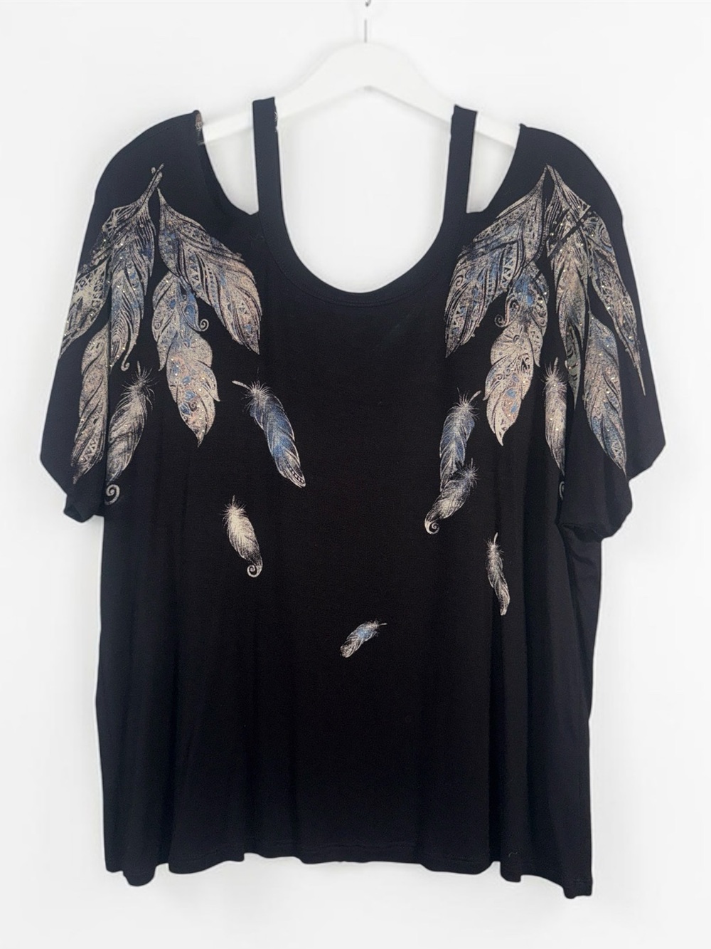 Vocal Black Cold-Shoulder Tee with Feather Print